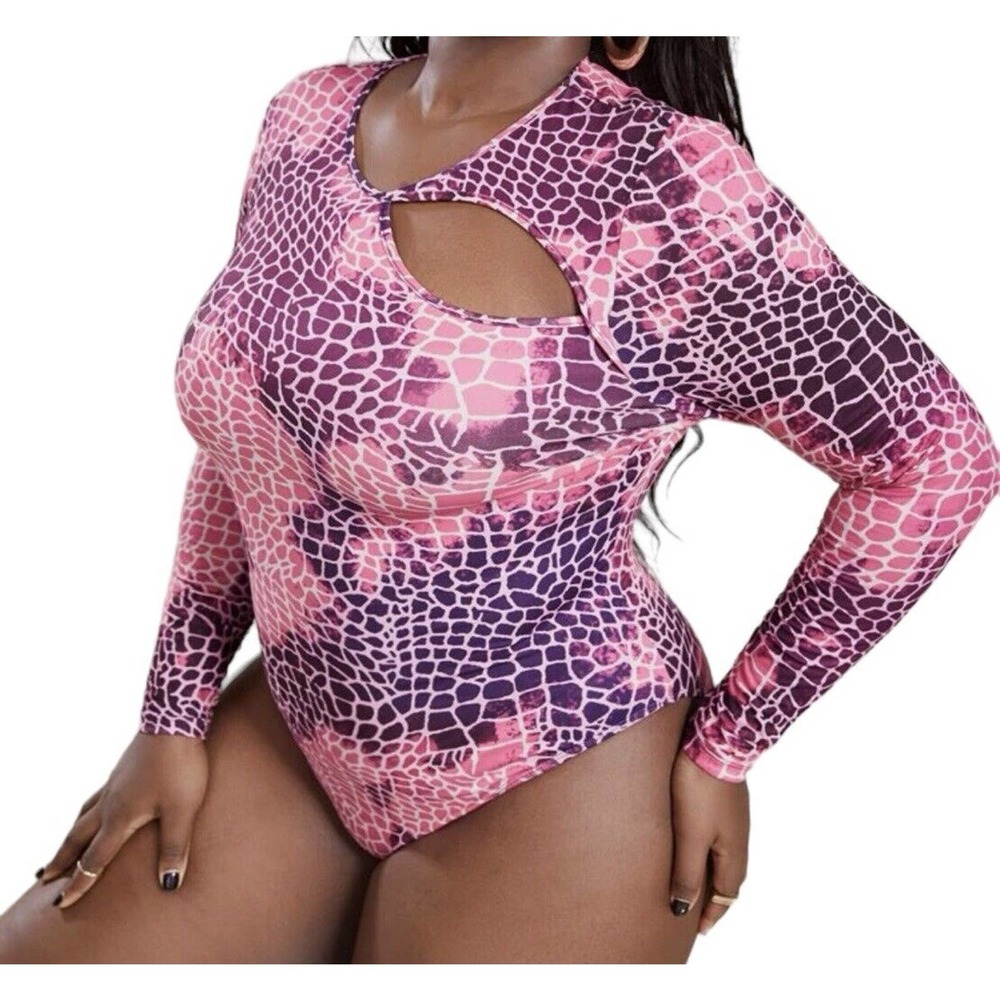 NWOT: Graphic Print Cutout Bodysuit